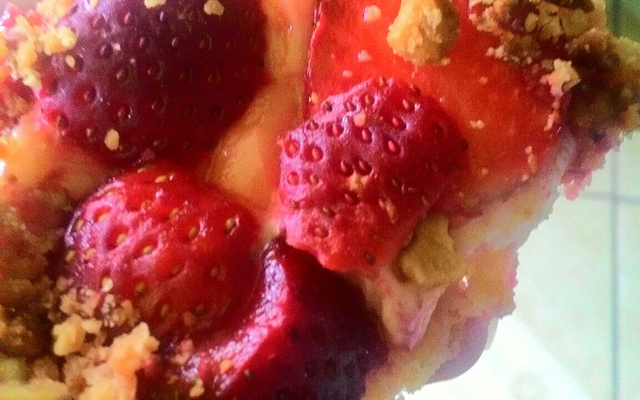 Torta de morango fácil e apetitosa