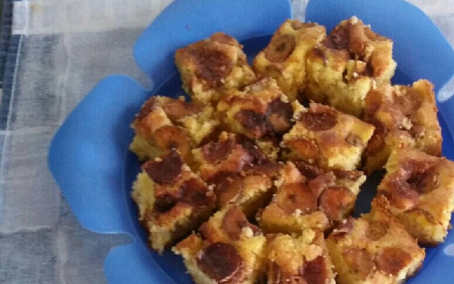 Torta de banana com pão velho