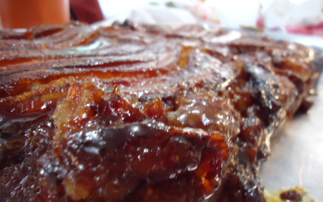 Bolo de banana caramelizada fácil