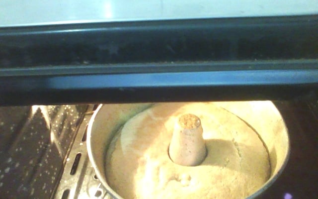 Bolo de maisena e gérmen de trigo