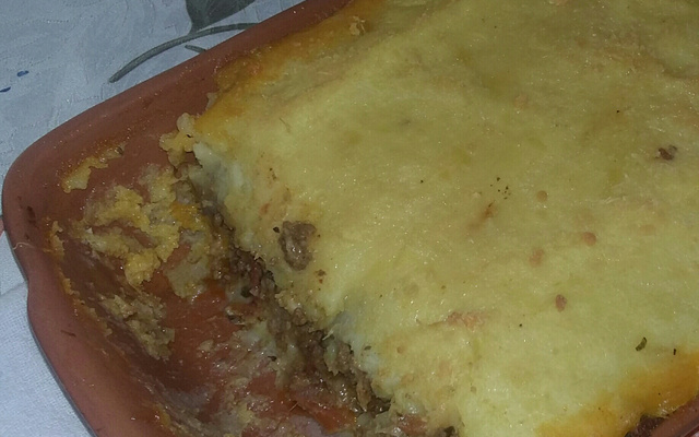 Escondidinho de batata /mandioca e carne moída