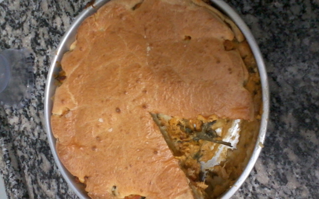 Torta de frango com creme de soja, cenoura e espinafre