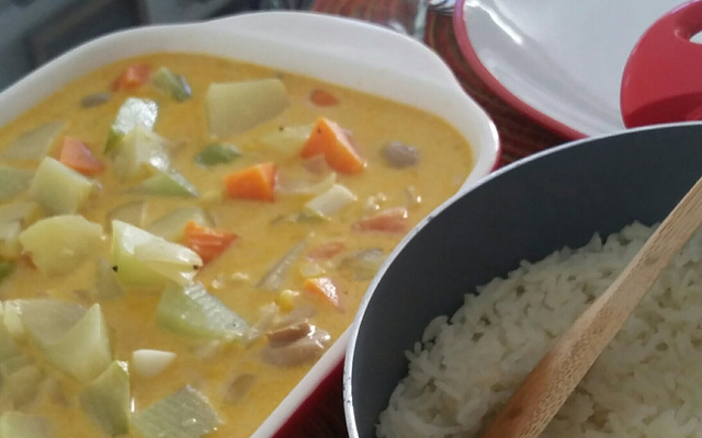 Estrogonofe de legumes vegetariano