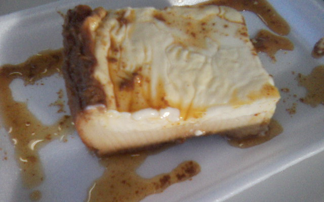 Bolo pudim de pão em calda