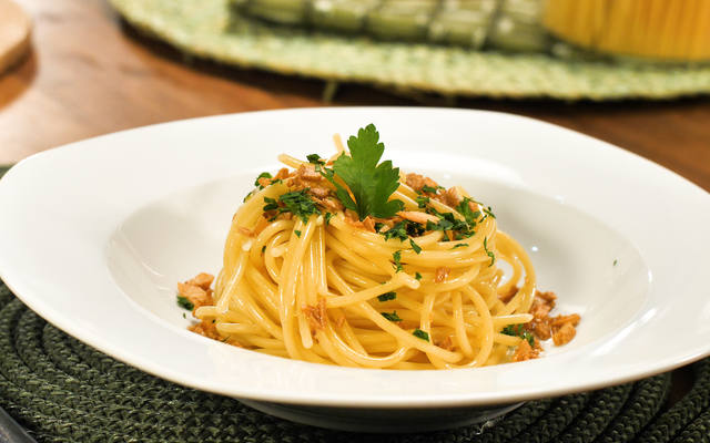 Macarrão ao alho e óleo simples