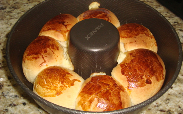 Pão de batata recheado