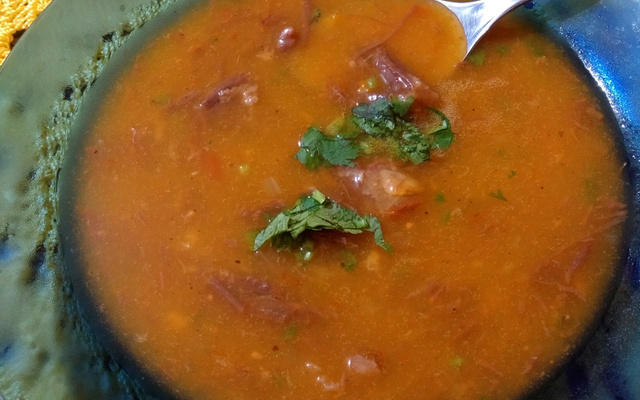 Caldinho de carne seca com mandioca