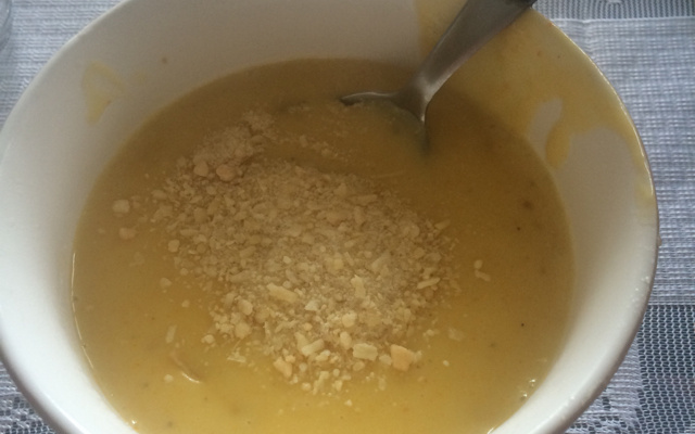 Caldo de mandioquinha (batata baroa) com calabresa