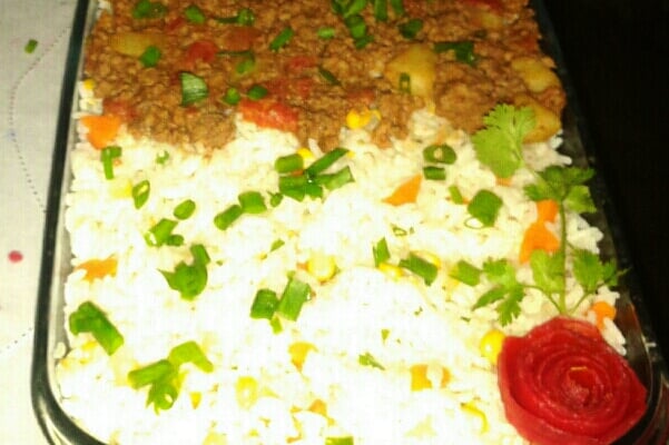 Arroz com carne moída e batata