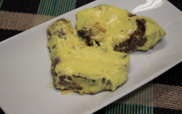 Filé ao molho mostarda