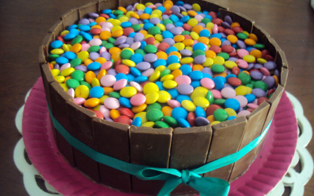 Bolo barril de confete