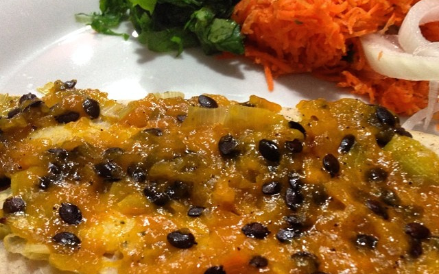 Filé de linguado ao molho de maracujá com alho poró (fit)