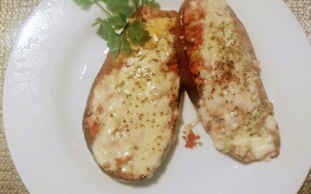 Berinjela recheada super fácil com linguiça moída