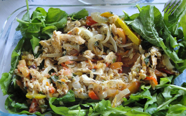 Iscas de bacalhau no ninho de rúcula - Tira gosto da Cleide Gomes