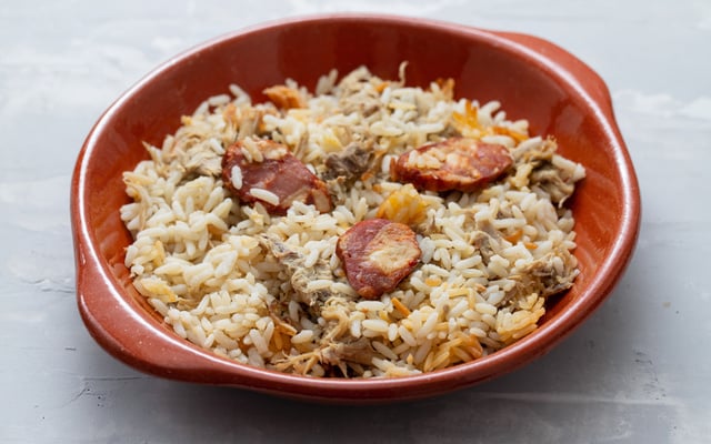 Arroz com linguiça