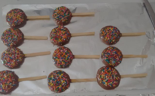 Pirulito de bolacha maria