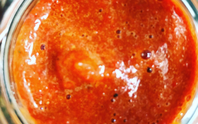Molho de pimenta vermelha caseira