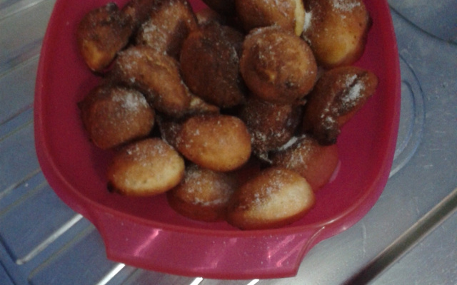 Bolinho frito de leite condensado