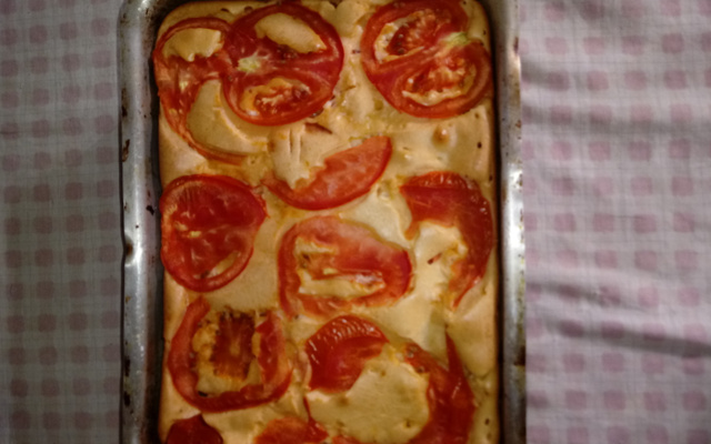 Bolo salgado de tomate