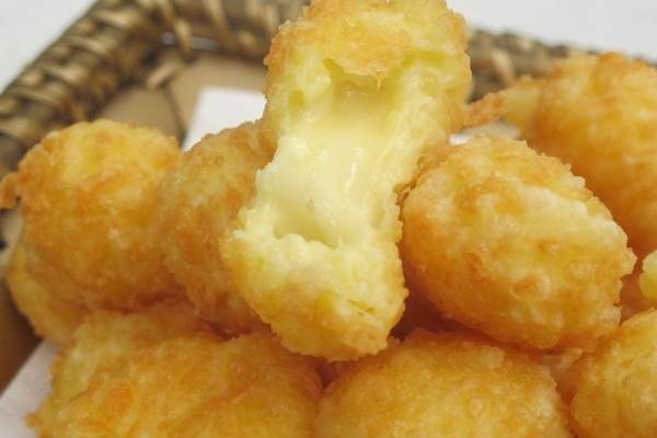 Bolinha de queijo superprática