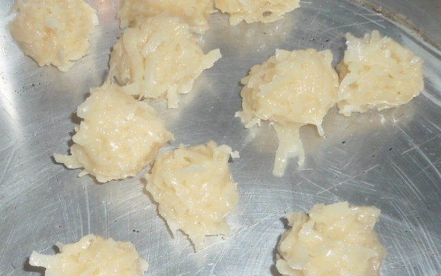 Cocadinha de leite condensado