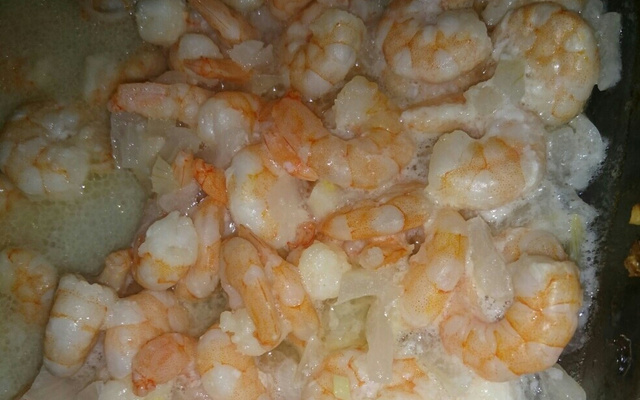 Camarão ao óleo e alho ao forno