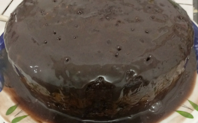Bolo de chocolate na panela de pressão elétrica