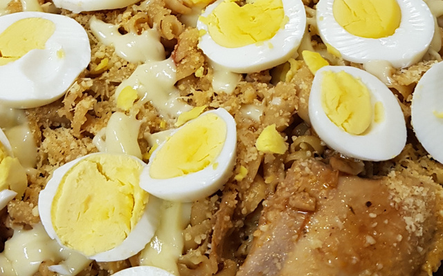 Macarrão com frango na pressão