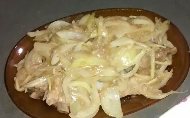 Costelinha suína acebolada da Flávia