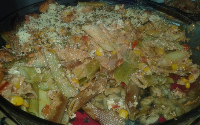 Macarrão com molho de atum da Flor