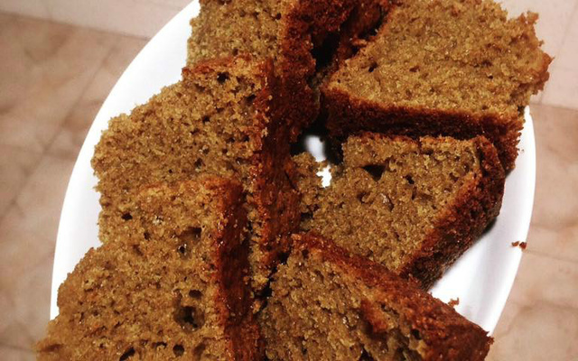 Bolo integral de laranja com óleo de coco e açúcar mascavo