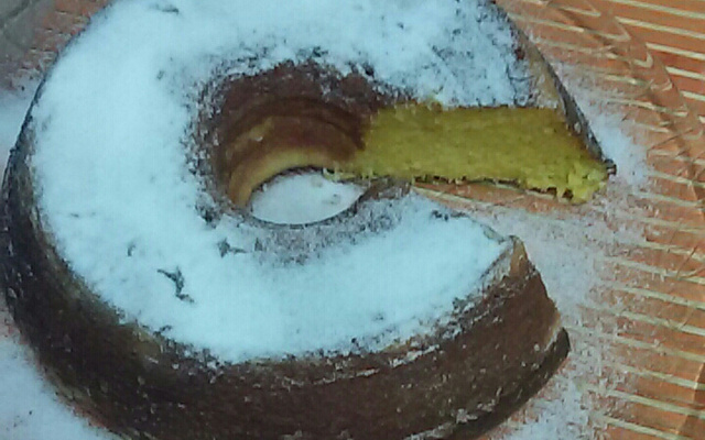 Bolo de milho com leite condensado