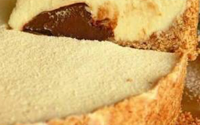 Torta de leite em pó com creme de avelã