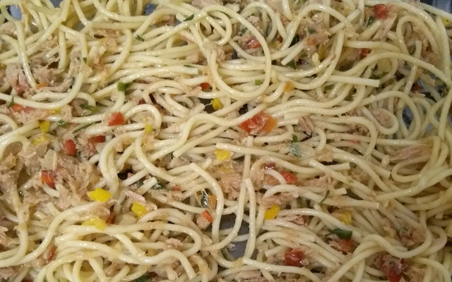 Espaguete com atum