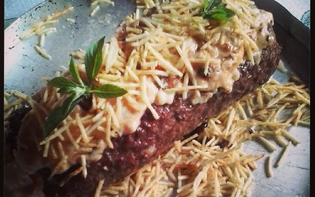 Rocambole de carne moída