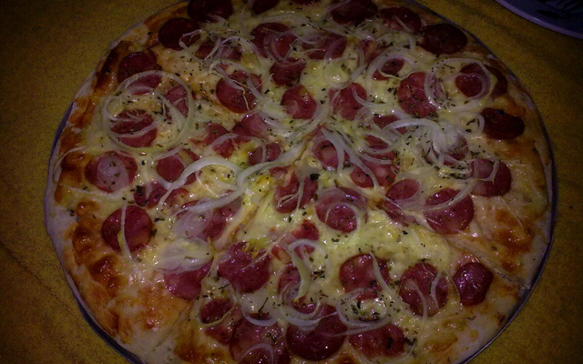 Pizza simples, gostosa e barata da Ju