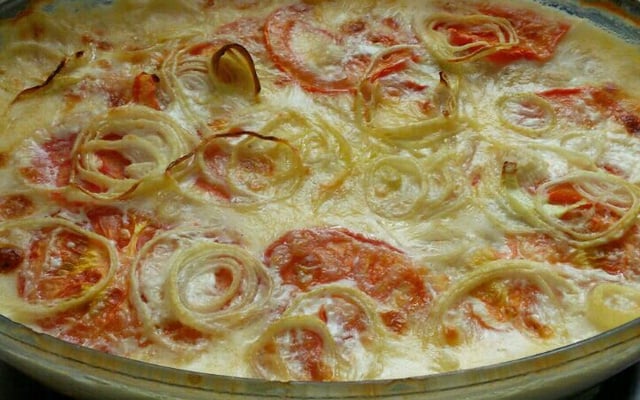 Filé de merluza assado com leite de coco