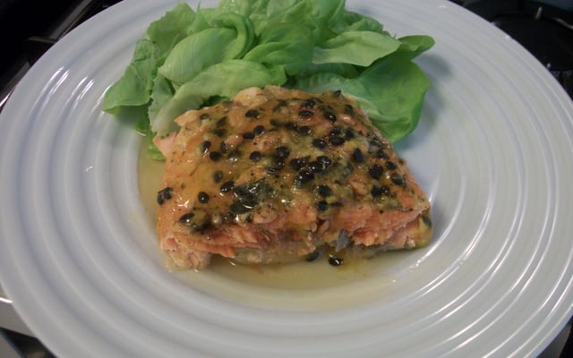 Salmão ao molho de maracujá