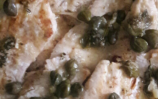 Filé de Saint Peter ao molho de alcaparras