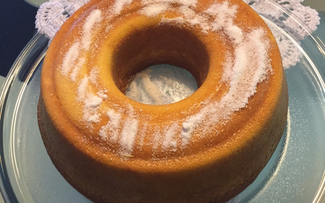 Bolo fubá cremoso com coco