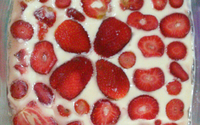 Sobremesa de limão com morango