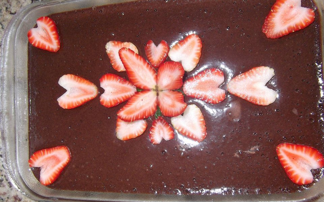 Doce gelado de coco com chocolate