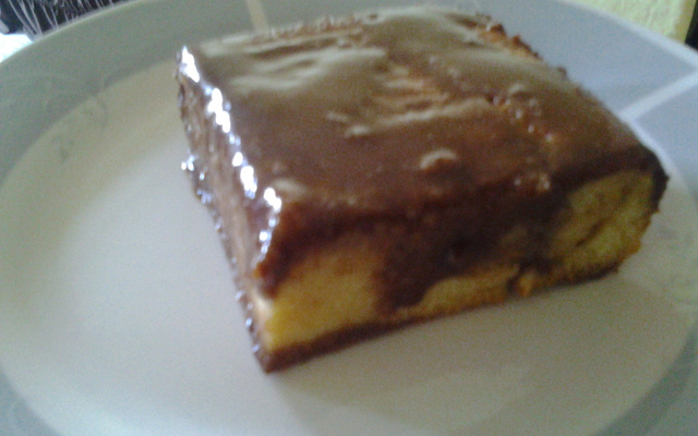 Bolo de fubá cremoso com falso brigadeiro