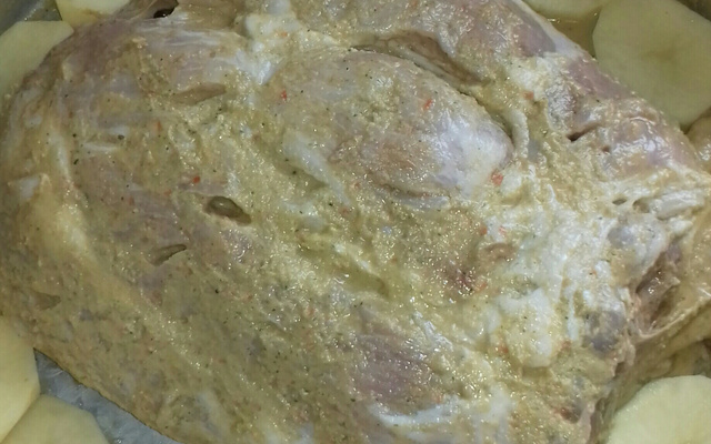 Pernil suíno inteiro (no forno convencional)