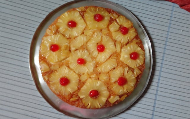 Bolo de abacaxi caramelizado