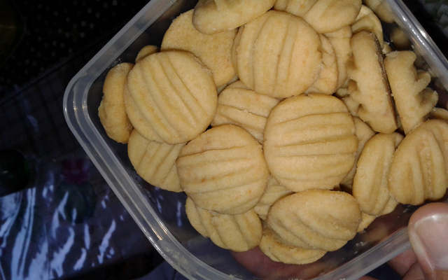 Salgadinho de queijo ralado (desmancha na boca)