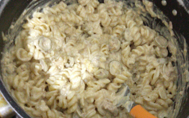 Massa ao molho de atum cremosa 