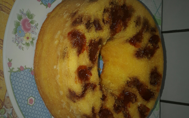 Bolo de milho cremoso com goiabada