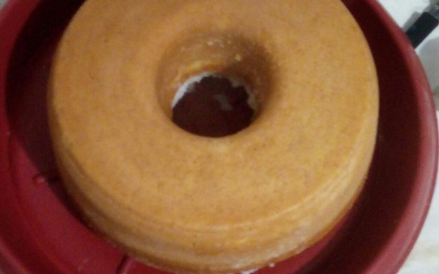 Bolo de Liquidificador com Calda de Coco