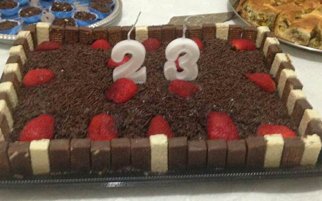 Bolo de brigadeiro com Morango